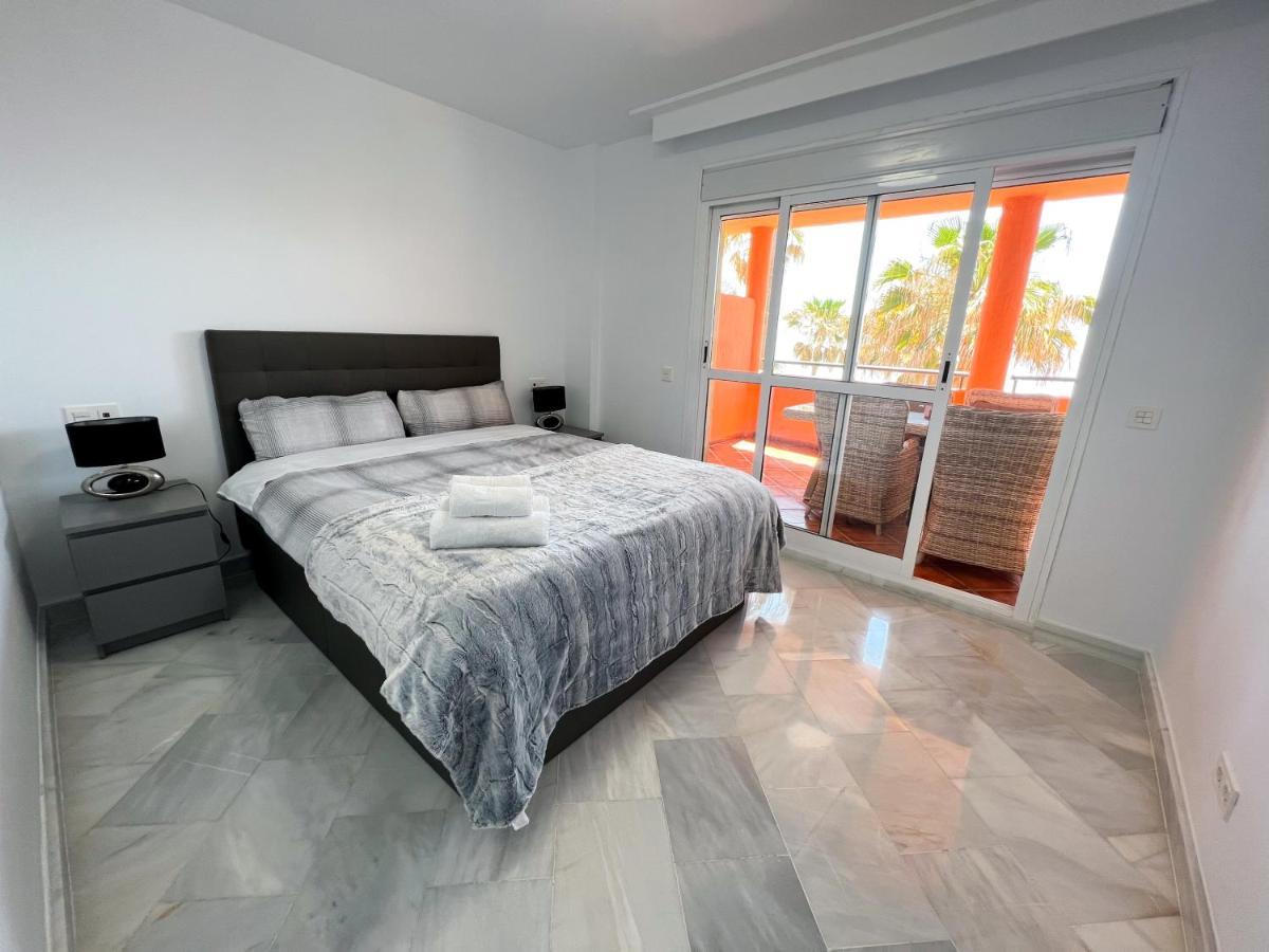 Luxury Three Bedroom Apartment At Estepona Exterior foto