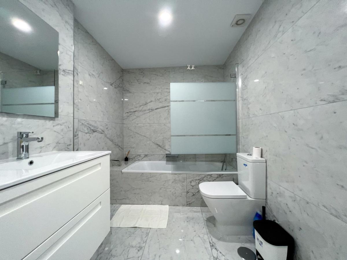 Luxury Three Bedroom Apartment At Estepona Exterior foto