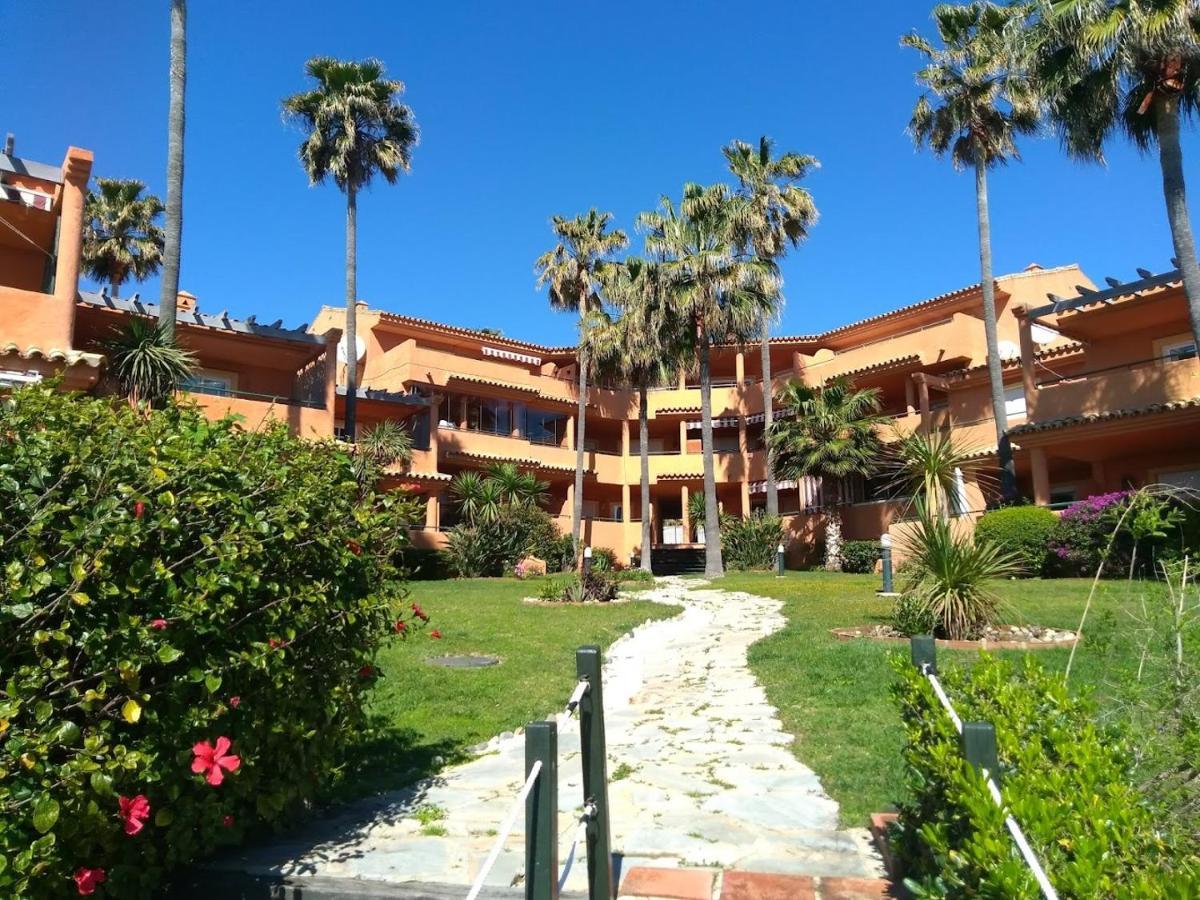 Luxury Three Bedroom Apartment At Estepona Exterior foto